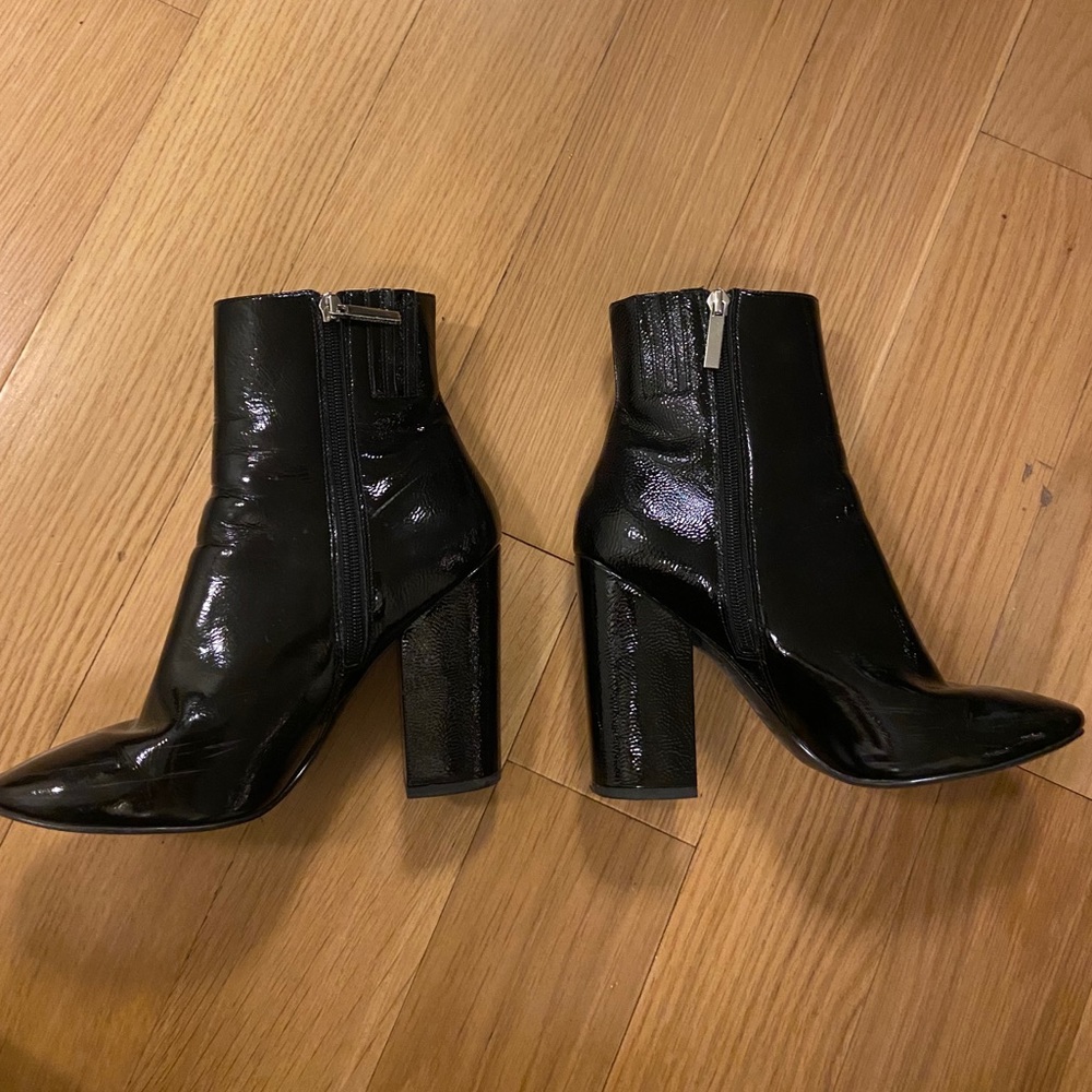 Kendall & Kylie patent leather booties